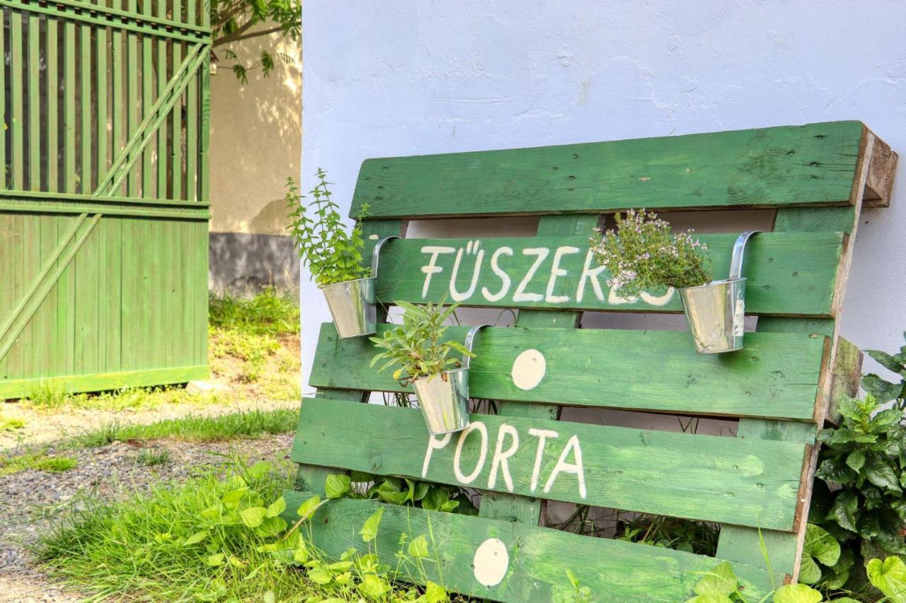 Fuszeres Porta Villa Mihalyfa Exterior photo